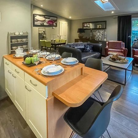 Awesome Home In Emst With Kitchen エクステリア 写真